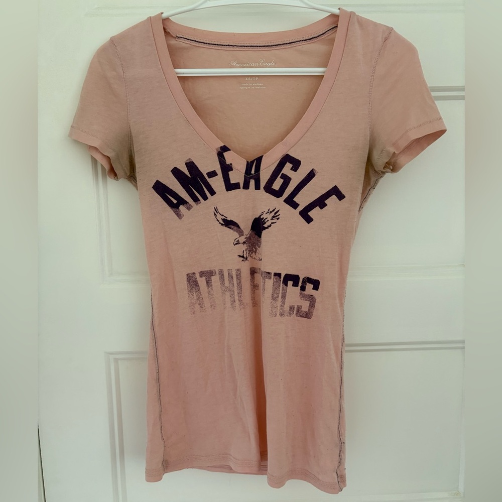 🦅 American Eagle Vneck sweater pink